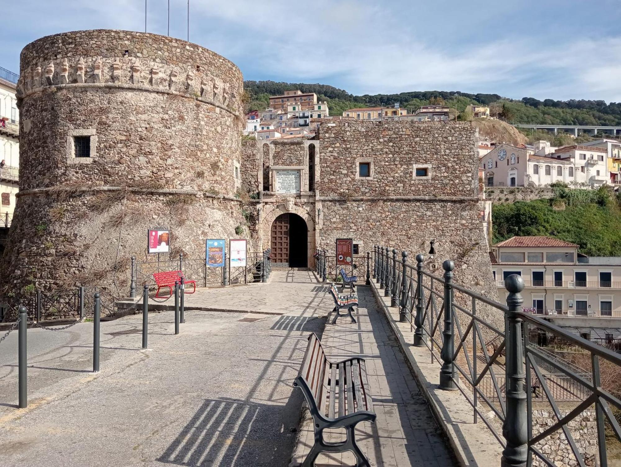 Casa Norvegese Lejlighed Pizzo  Eksteriør billede